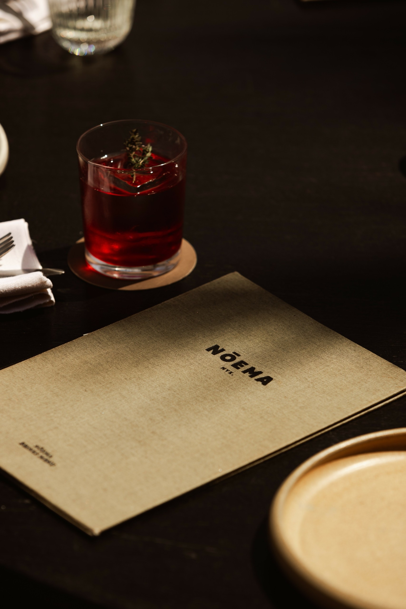 Nōema Μύκονος: H γαστρονομική φιέστα που κάνει σταθερά τη διαφορά