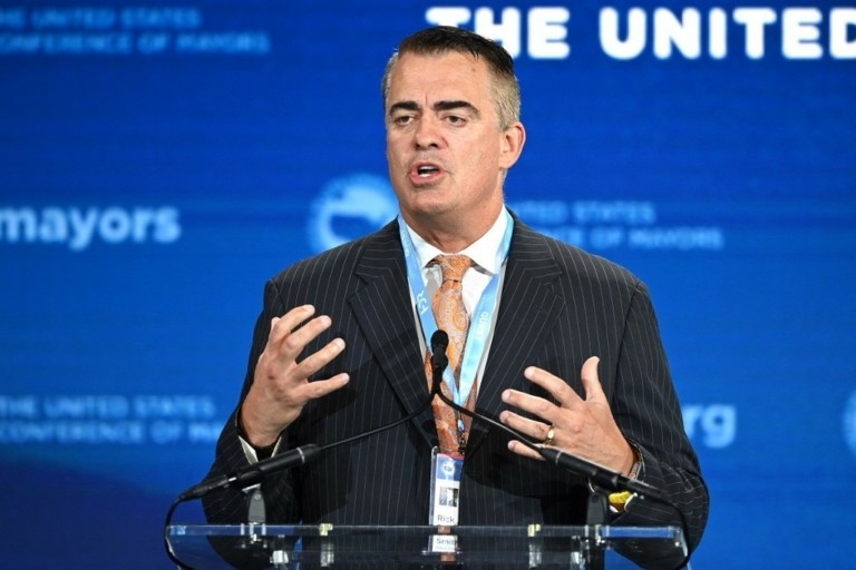 Ο πιο καλοπληρωμένος CEO των ΗΠΑ: Αμοιβή 165 εκατ. δολαρίων με ρίσκο «όλα ή τίποτα»