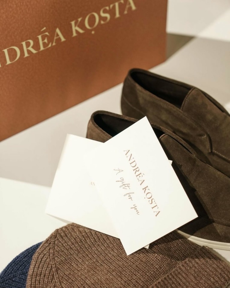 Andréa Kọsta: Το ελληνo-κυπριακό brand που ντύνει το Λίβερπουλ με μεσογειακή φινέτσα