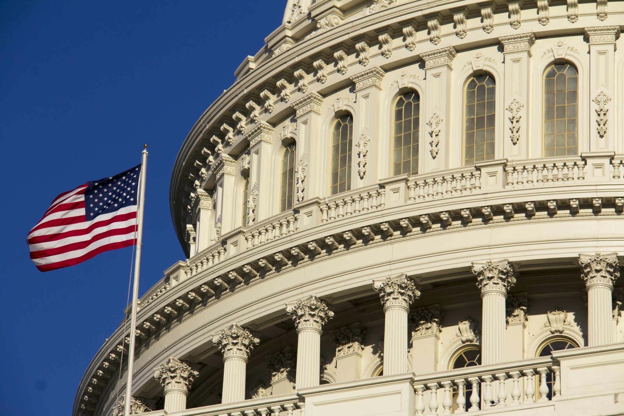 ΗΠΑ: Πώς οι τεχνολογικοί κολοσσοί προσπαθούν να περάσουν νόμους για την τεχνητή νοημοσύνη