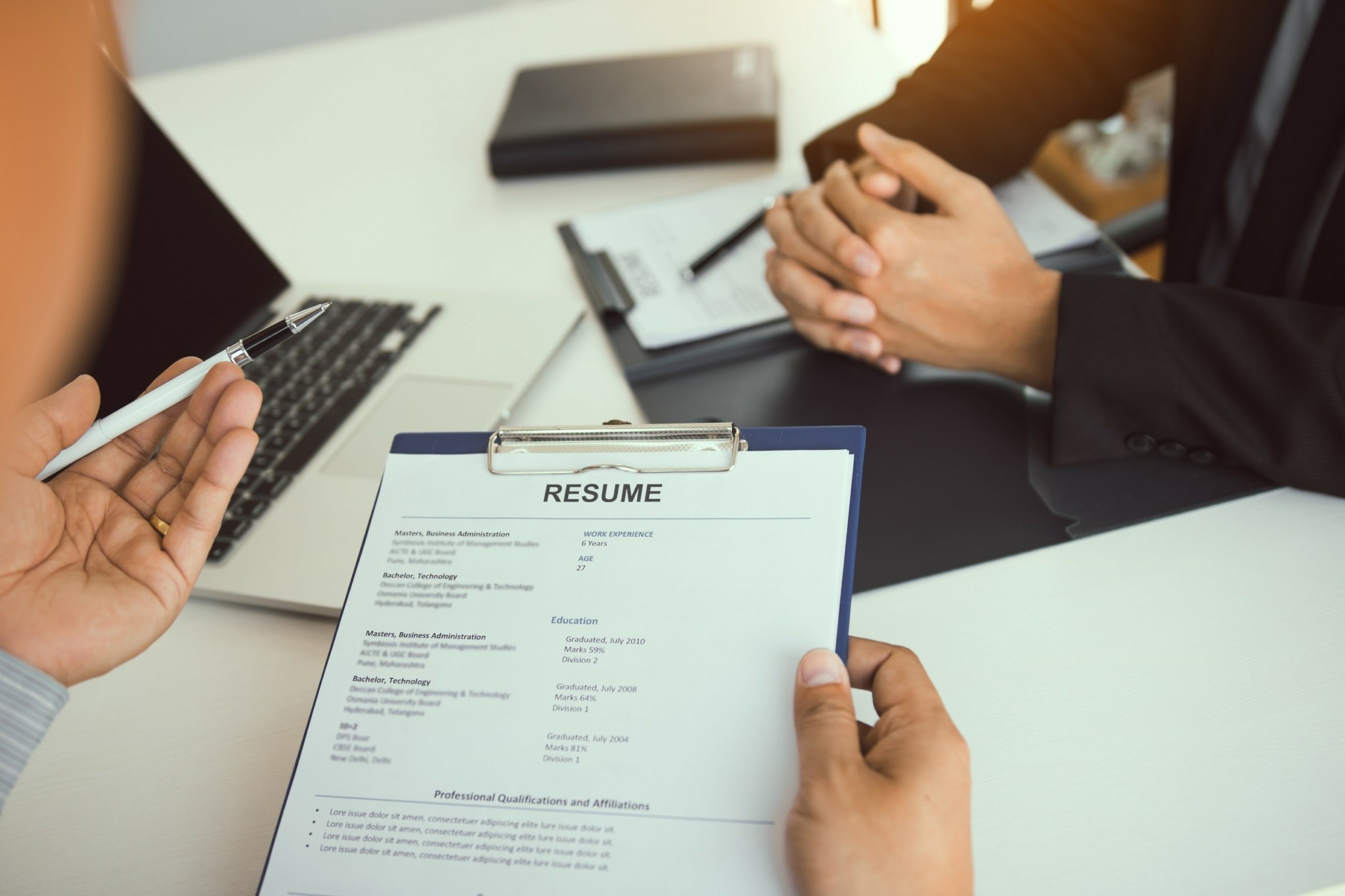 Επαγγελματική αναβάθμιση: Πώς δύο στοχευμένες αλλαγές στο βιογραφικό σας αυξάνουν τις πιθανότητες πρόσληψης