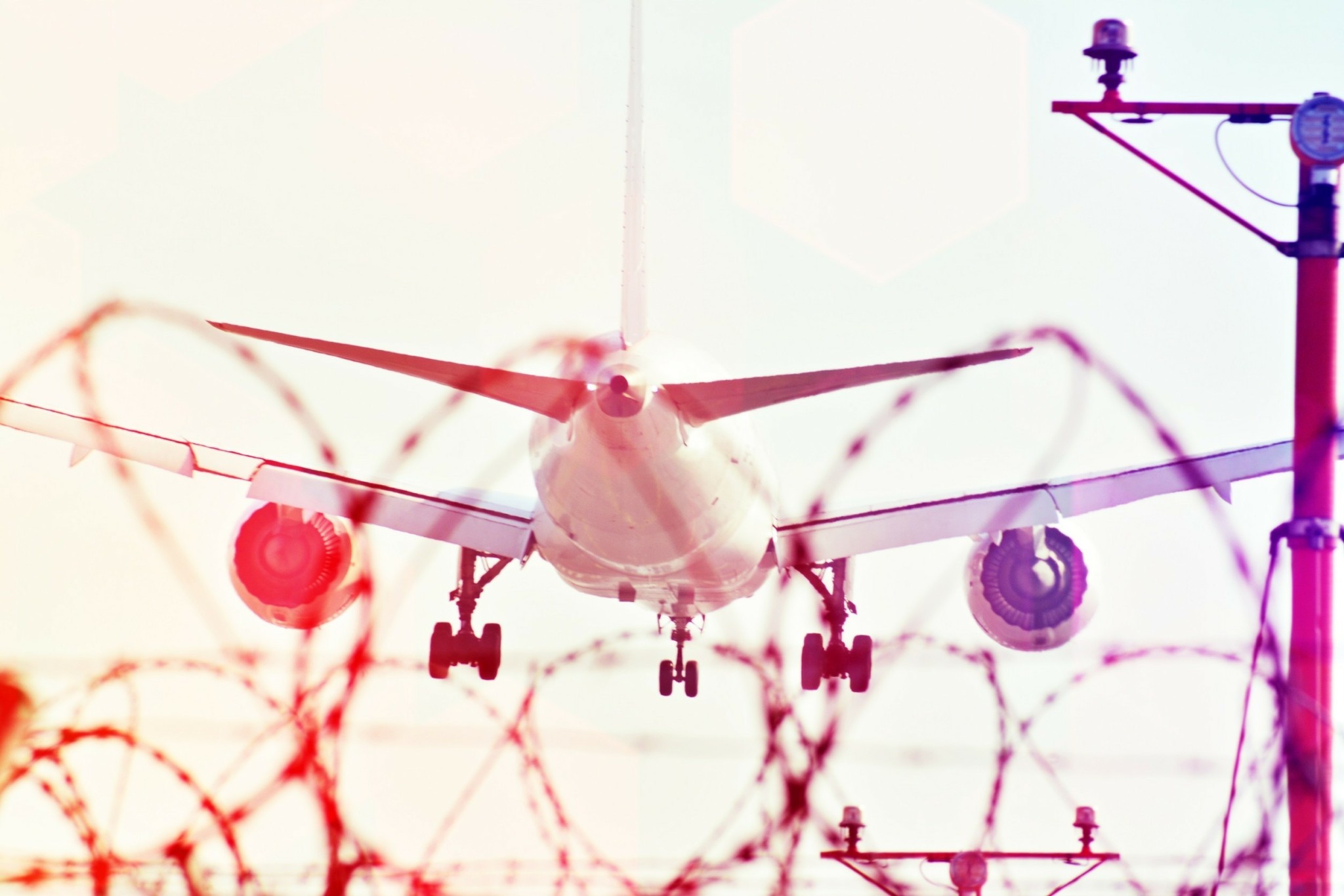 Αεροπορικές εταιρείες και κυβερνήσεις καλούν τον Τραμπ να μην επιβάλει δασμούς στην αεροδιαστημική