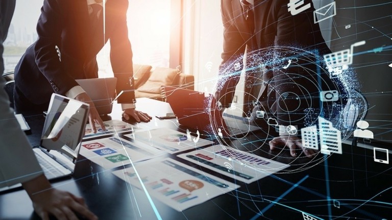 Νέο εργασιακό νομοσχέδιο: Τι αλλάζει σε προσλήψεις, υπερωρίες και άδειες