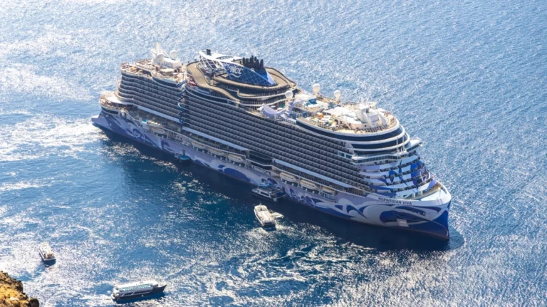 Στο λιμάνι του Βόλου κρουαζιερόπλοιο με πάνω από 5.000 επιβαίνοντες