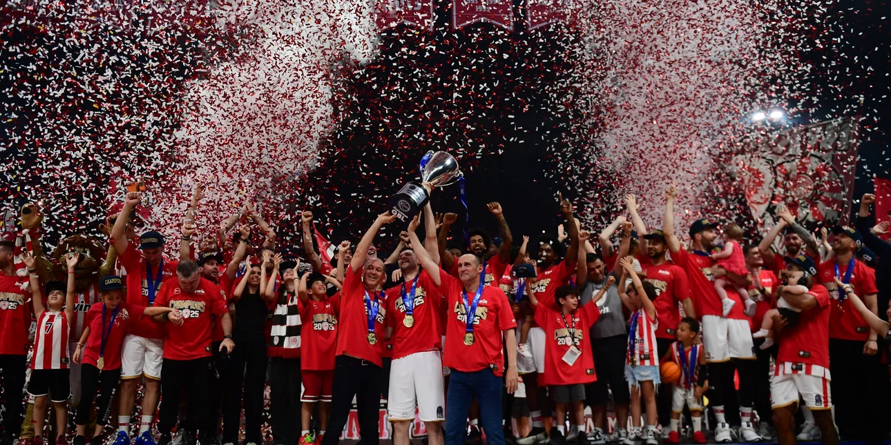 Πρωταθλητής Ελλάδας και στο μπάσκετ στα 100 του χρόνια ο Ολυμπιακός