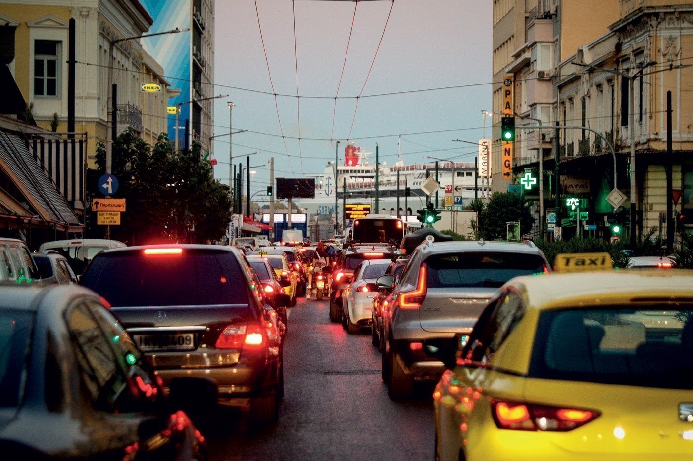 Ο Πειραιάς σε κυκλοφοριακό αδιέξοδο