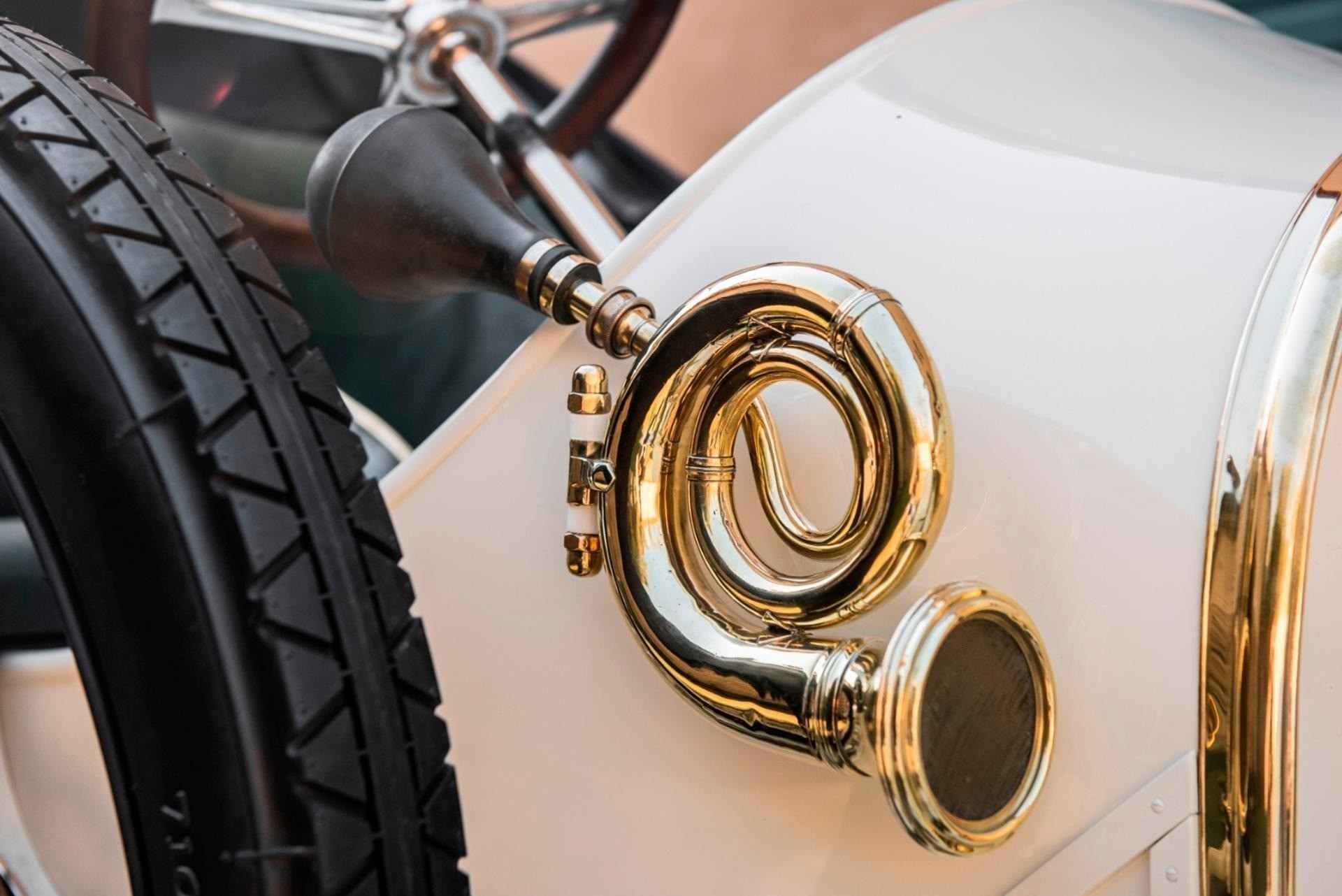 Το σπάνιο χειροποίητο ρολόι με τη σφραγίδα της Skoda