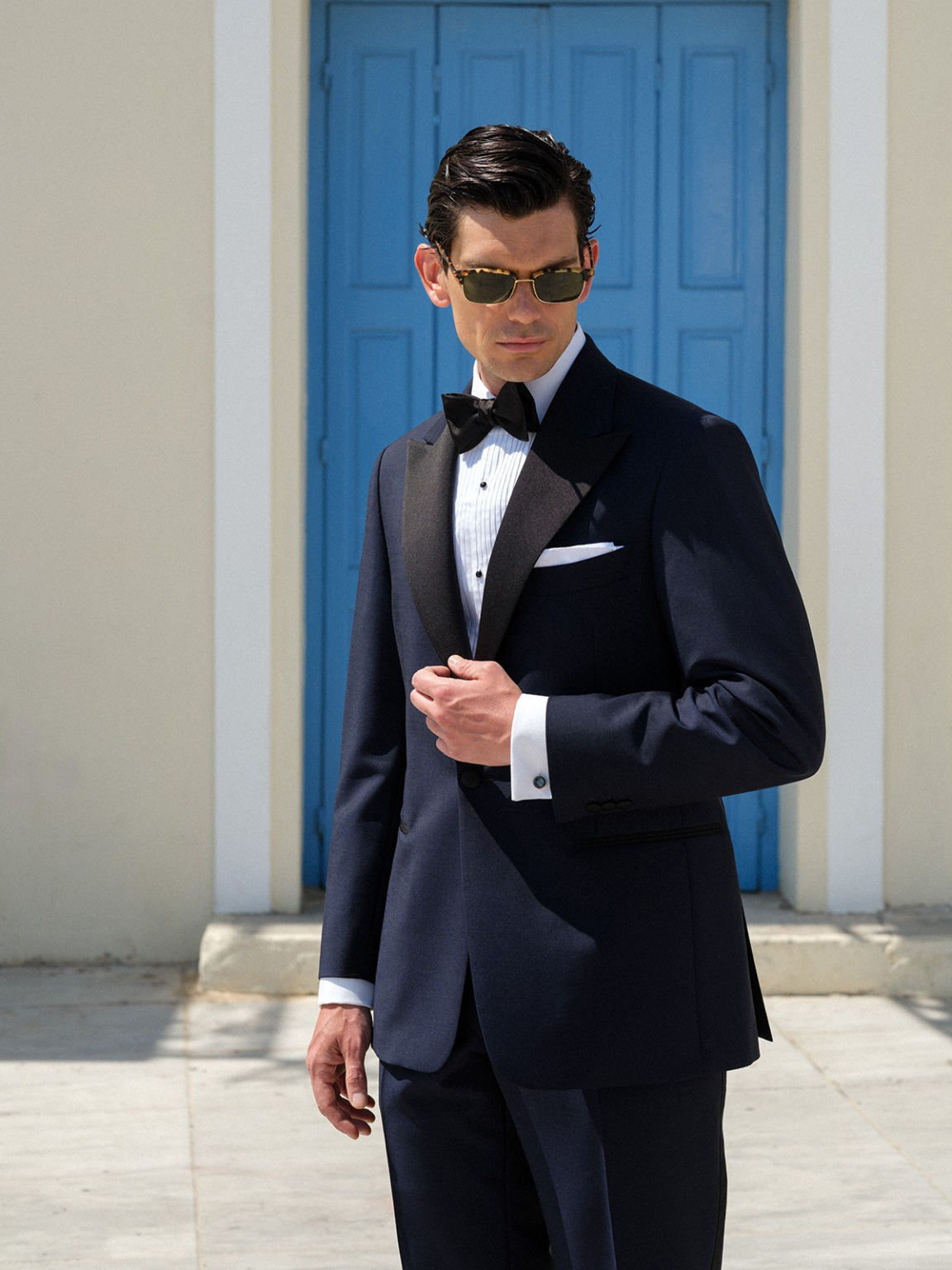 5 κοστούμια, 18 συνδυασμοί: Η νέα συλλογή του Οίκου Χριστάκης σε συνεργασία με το It’s a MAN’s Class