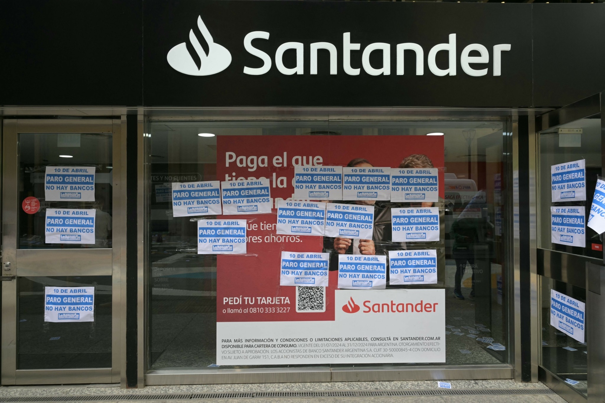 Μεγάλο τραπεζικό deal στη Βρετανία: Στη Santander μονάδα της Sabadell για £2,7 δισ.
