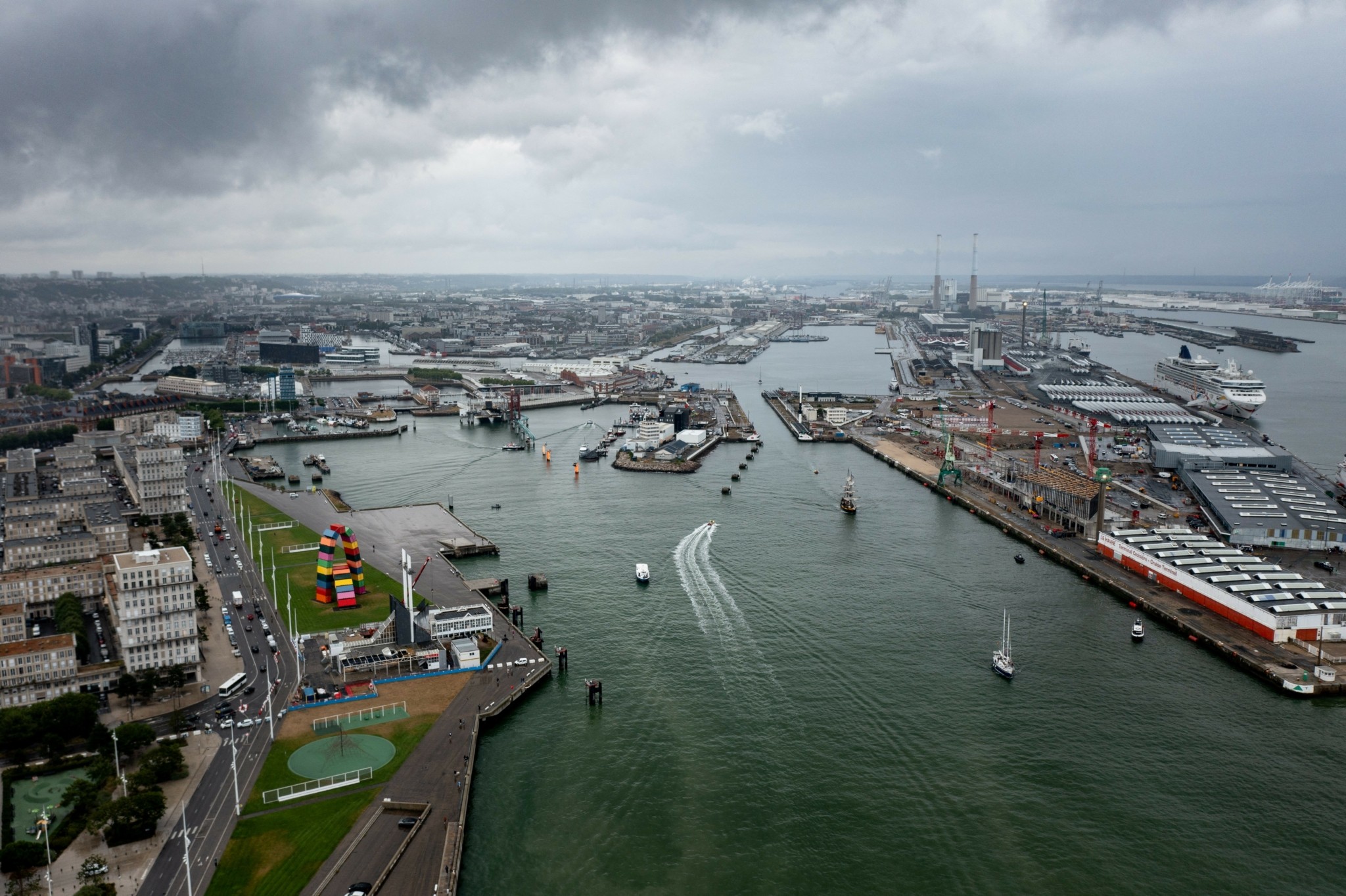 Σηκουάνας: Οι βουτιές στο Παρίσι συνεχίζονται έπειτα από σχεδόν 100 χρόνια