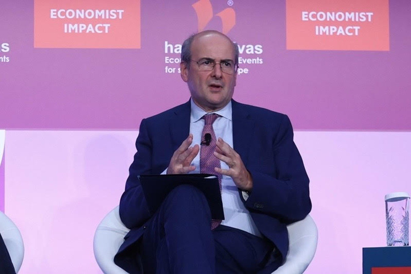 Χατζηδάκης: Μείωση φόρων, μάχη με το βαθύ κράτος, αξιολόγηση, σχέδιο για τη λειψυδρία, κοινωνική πολιτική τα επόμενα ορόσημα