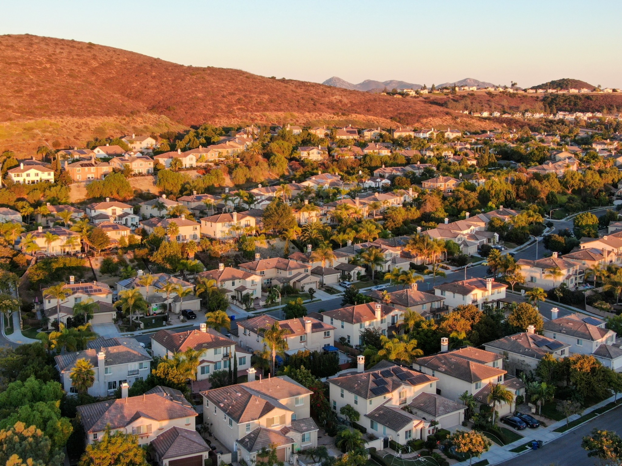 Ρεκόρ αγορών κατοικιών στις ΗΠΑ από Κινέζους επενδυτές – Αυξάνουν εντυπωσιακά την παρουσία τους