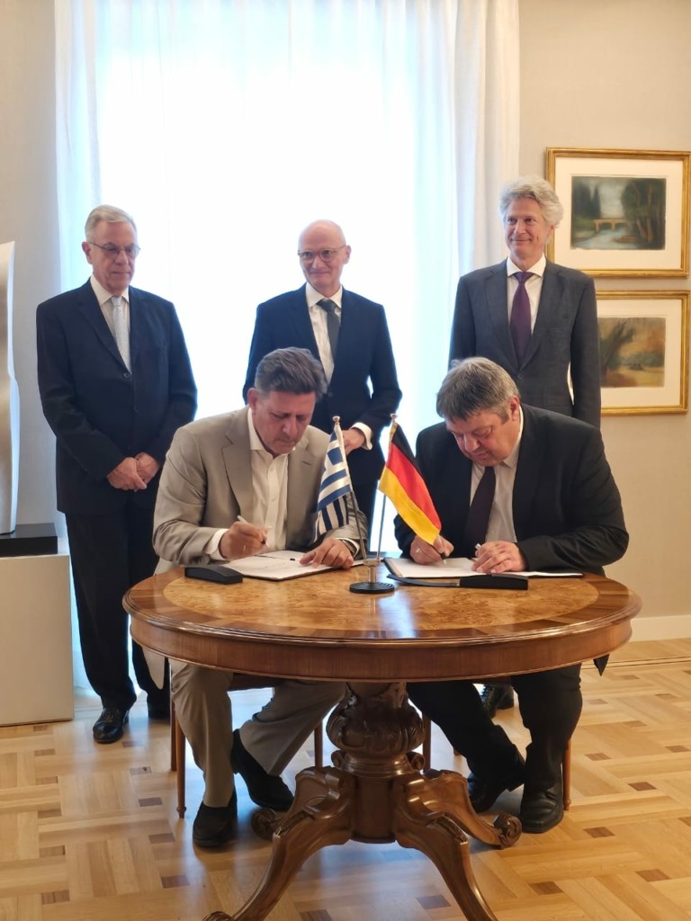 Ναυπηγεία Σκαραμαγκά: Υπογραφή MoU με την TKMS για την αναβάθμιση των ελληνικών υποβρυχίων