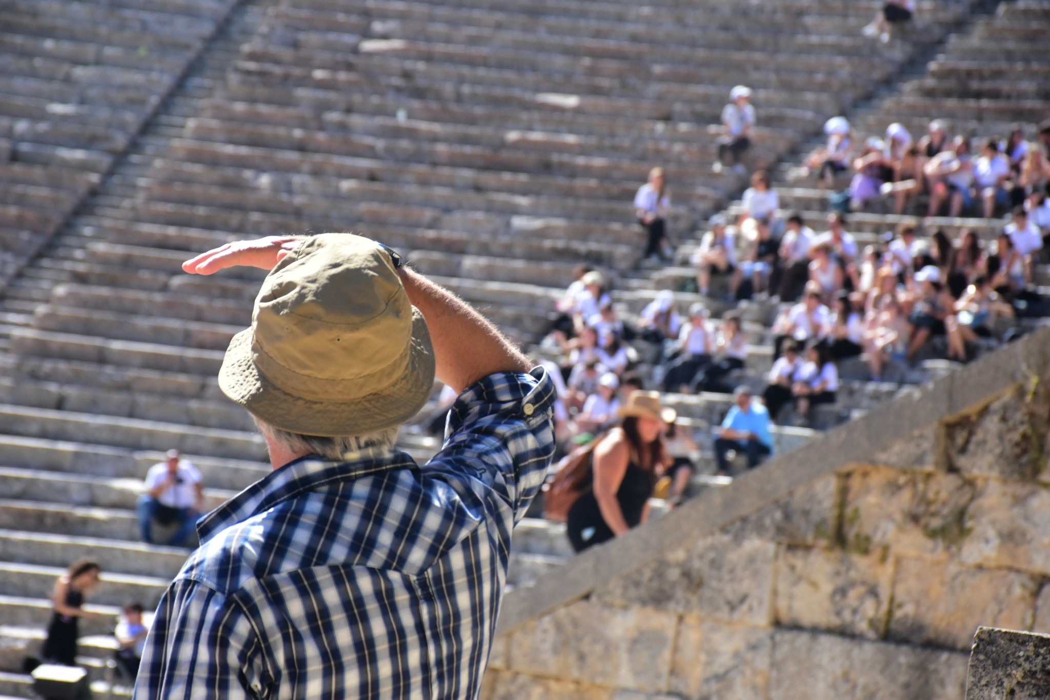 Σε κλοιό καύσωνα η χώρα ως την Τετάρτη – Έκτακτα μέτρα για τους εργαζόμενους (tweet)