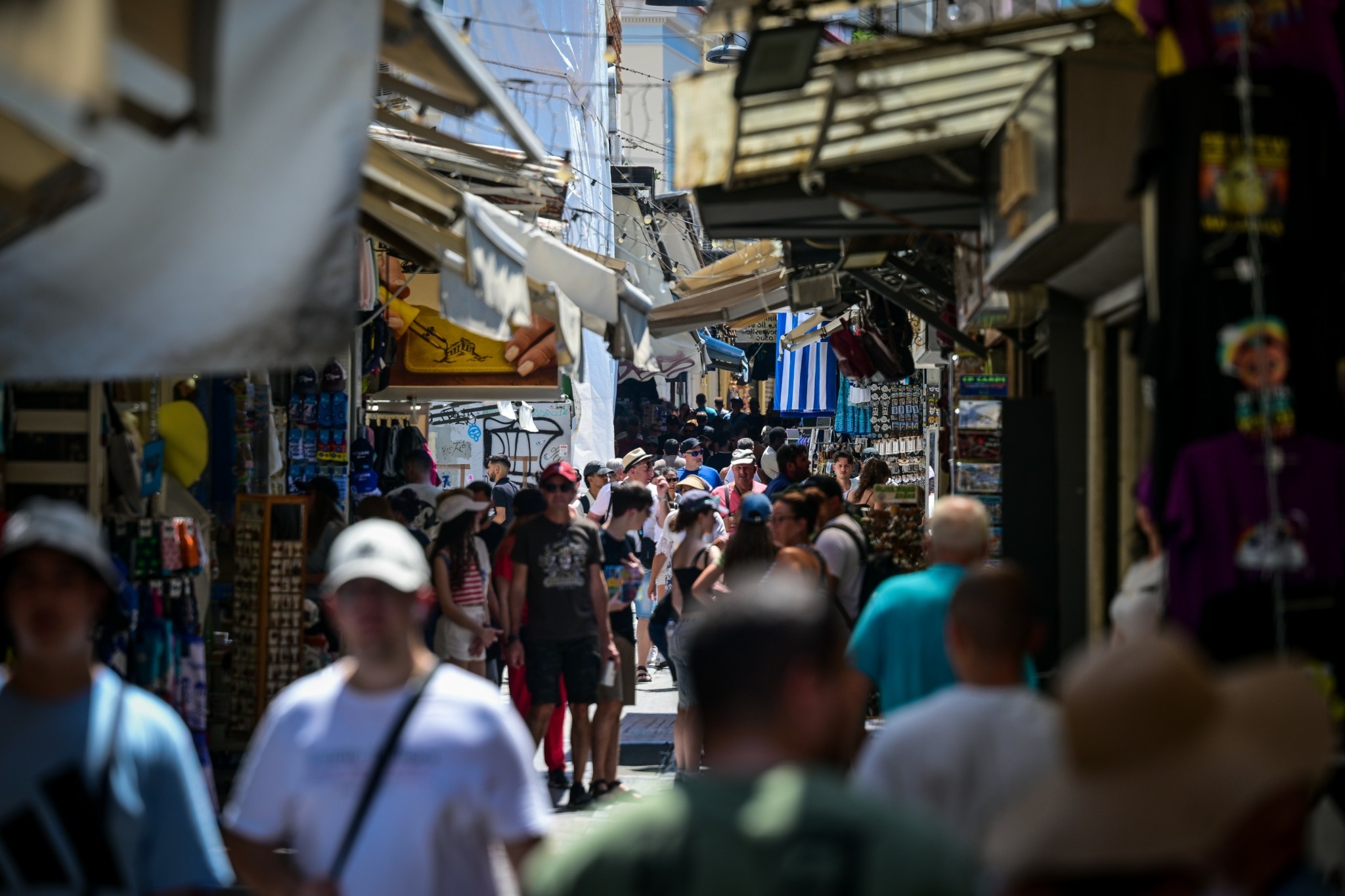 Σε κλοιό καύσωνα – Πού θα φτάσει και τους 43 βαθμούς το θερμόμετρο σήμερα