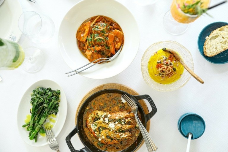 Anna: Το λαμπερό εστιατόριο του σεφ Γιάννη Κιόρογλου στις Κάννες και η ελληνική κουζίνα που κάνει θραύση