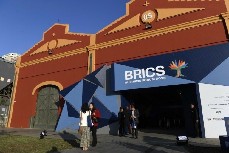 BRICS: Χωρίς Σι και Πούτιν η προσπάθεια για ενιαίο μέτωπο κατά των εμπορικών πρακτικών του Τραμπ