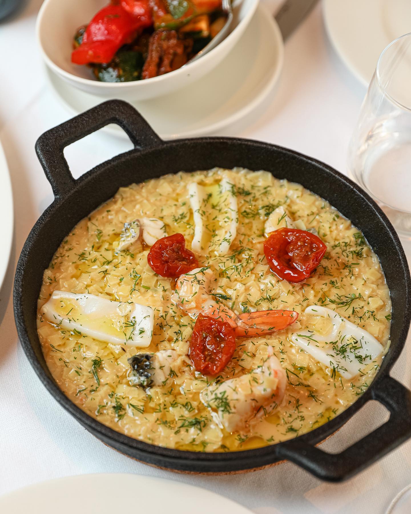 Anna: Το λαμπερό εστιατόριο του σεφ Γιάννη Κιόρογλου στις Κάννες και η ελληνική κουζίνα που κάνει θραύση