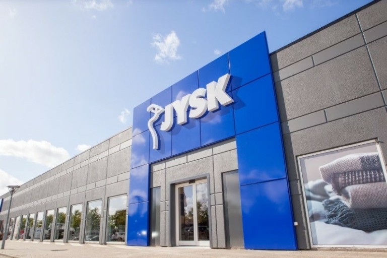 Τέλος οικονομικού έτους με διπλά εγκαίνια για τη JYSK