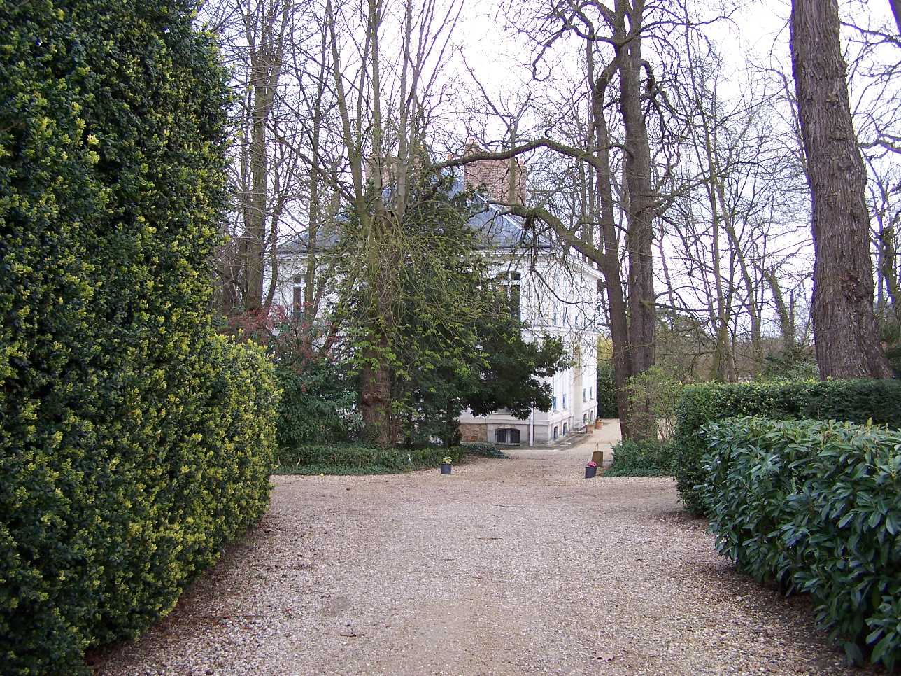 Πόσα εκατομμύρια πωλήθηκε η έπαυλη Pavillon de Voisins του θρυλικού σχεδιαστή Καρλ Λάγκερφελντ