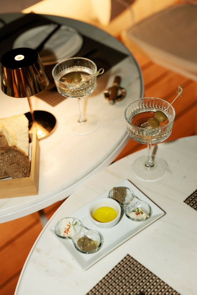 Καλοκαίρι στην Αθήνα: όταν η πόλη σου ψιθυρίζει “μείνε”