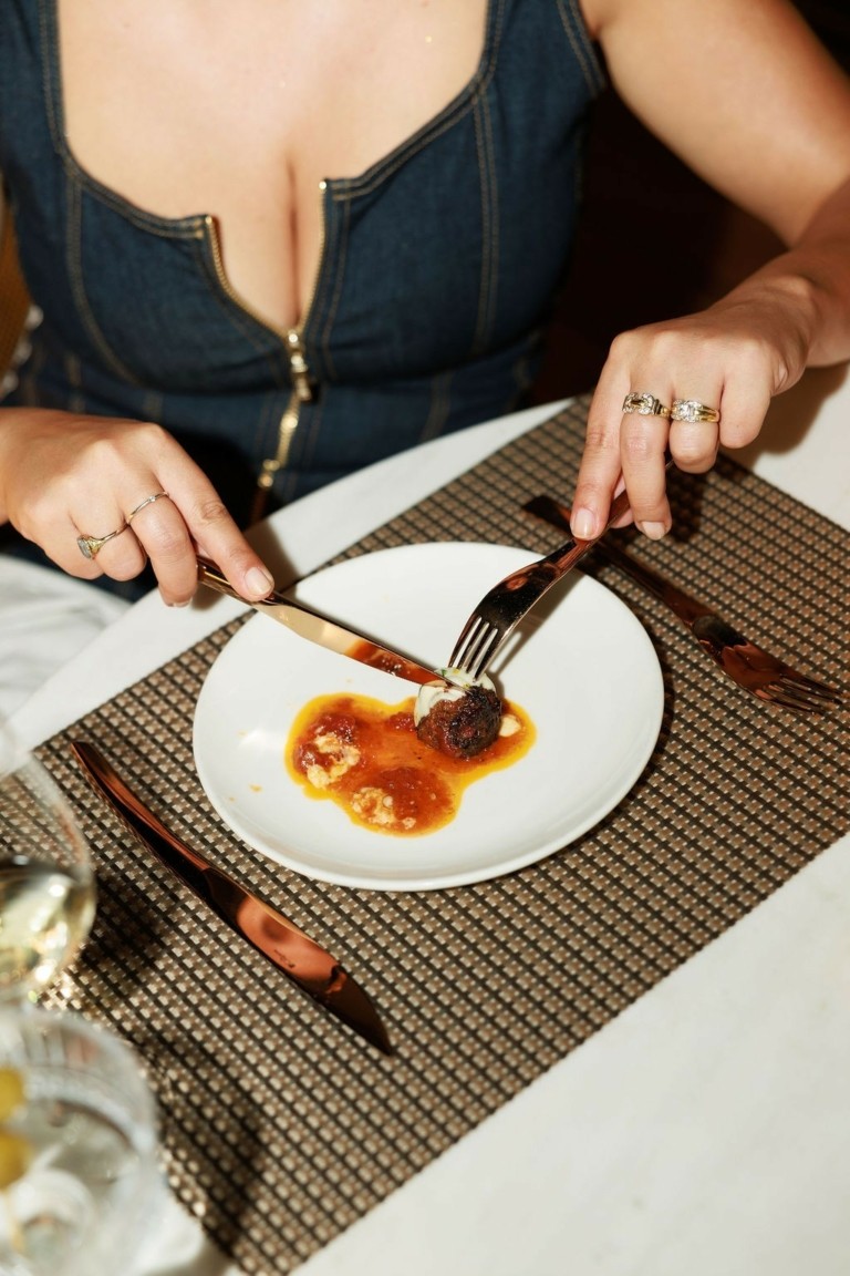 Καλοκαίρι στην Αθήνα: όταν η πόλη σου ψιθυρίζει “μείνε”