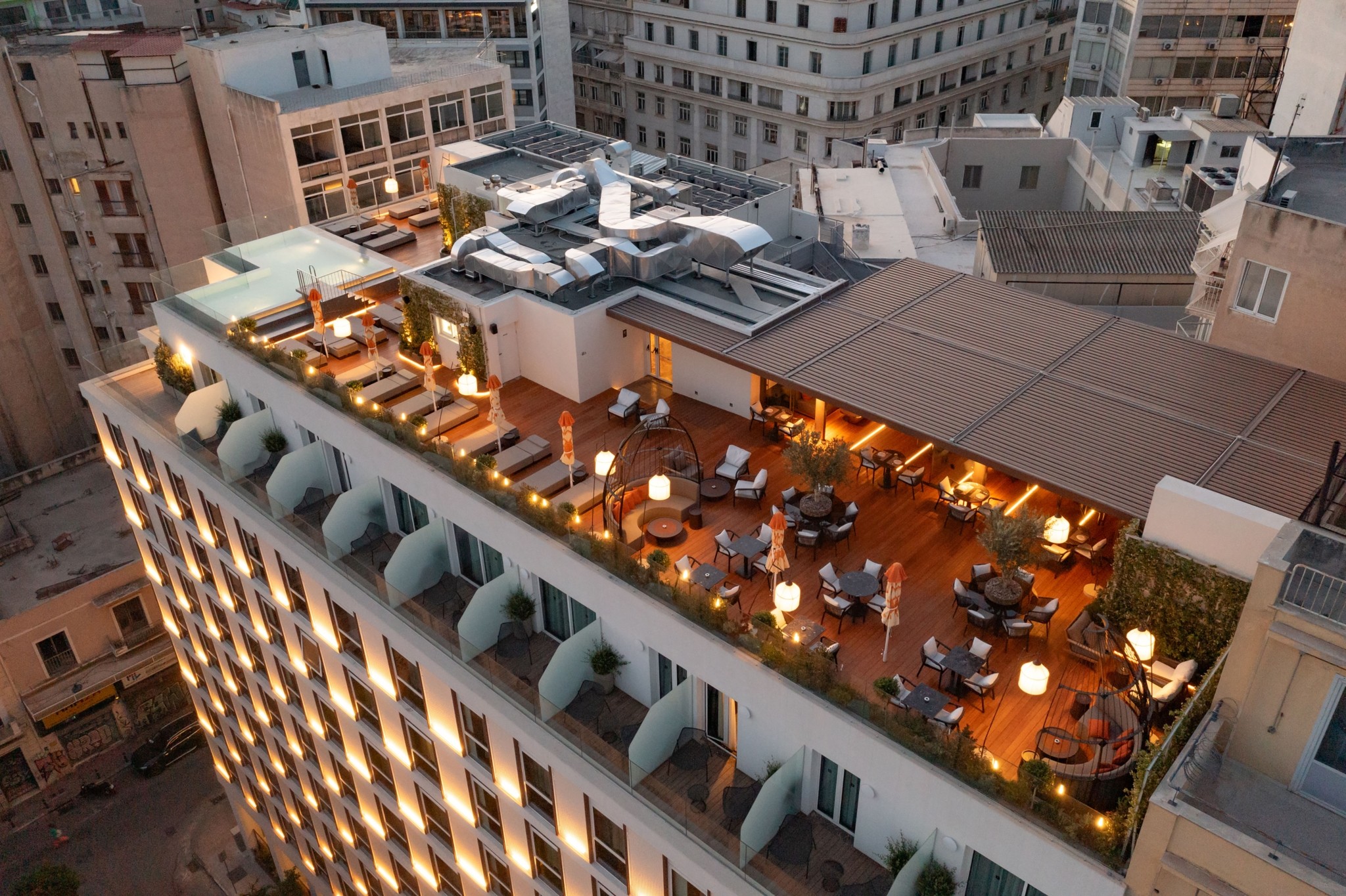 Το Adia Aluma Athens Curio Collection by Hilton ανοίγει τις πόρτες του στην καρδιά της Αθήνας (pics)