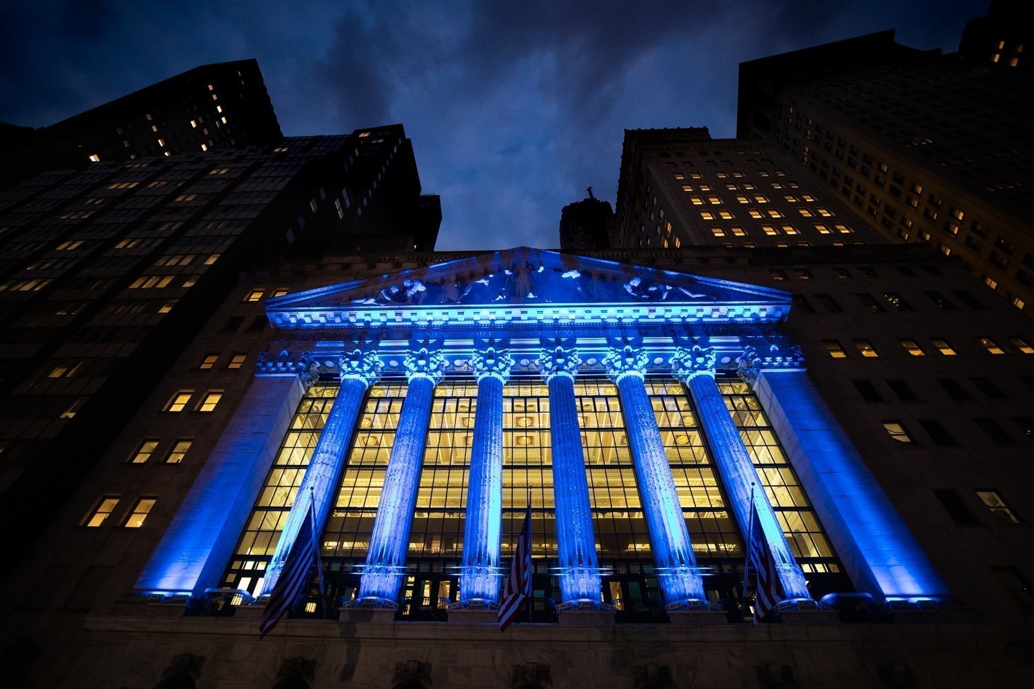 Ράλι στη Wall Street μετά τη νέα μείωση επιτοκίων – Οι αγορές «ποντάρουν» σε περισσότερη χαλάρωση | Ειδήσεις για την Οικονομία