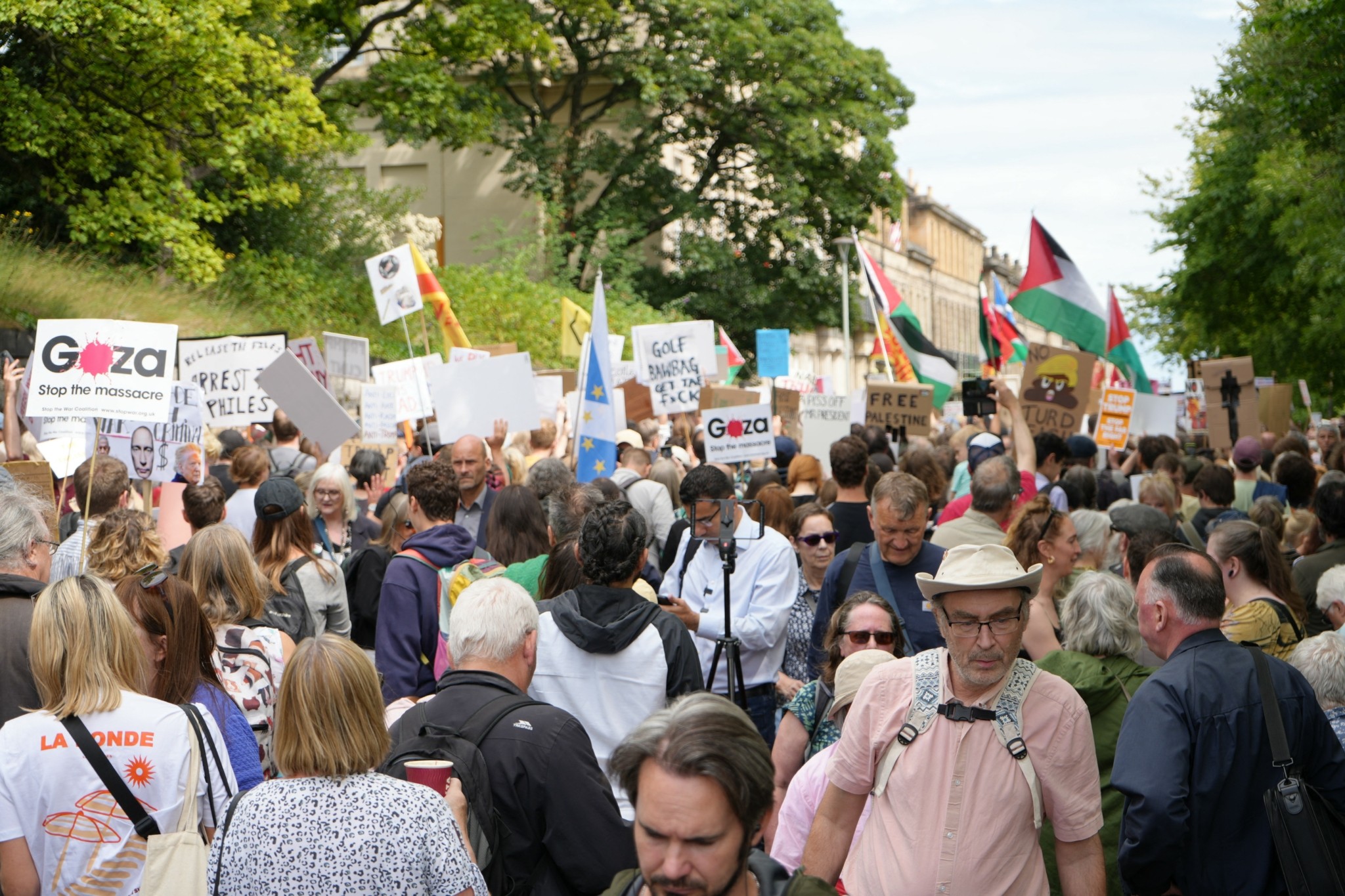 Διαδηλώσεις κατά της επίσκεψης του Ντόναλντ Τραμπ στη Σκωτία
