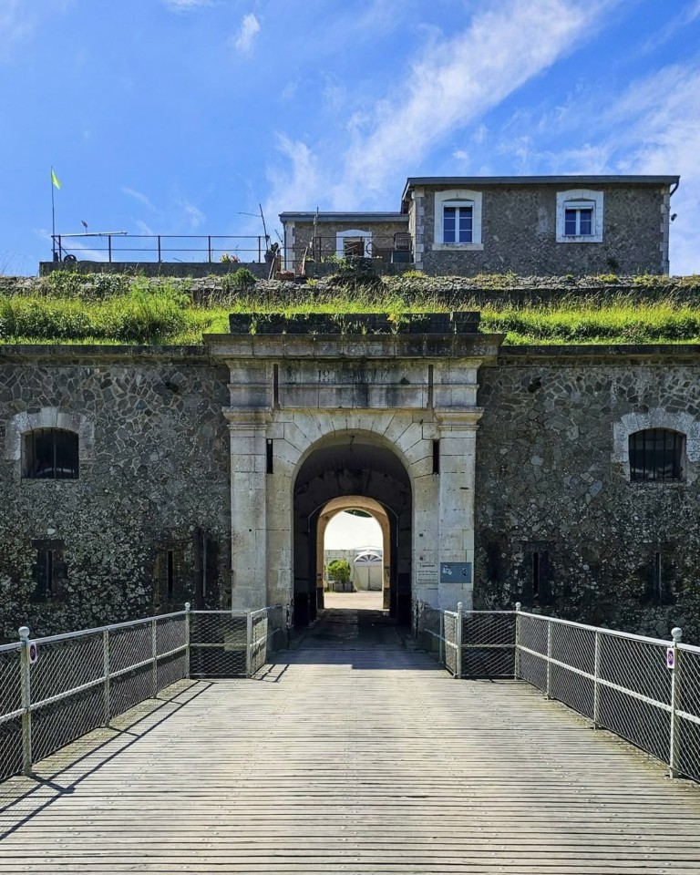 Η “Ηρακλειά” του Ατλαντικού έγινε ησυχαστήριο της καλλιτεχνικής ελίτ