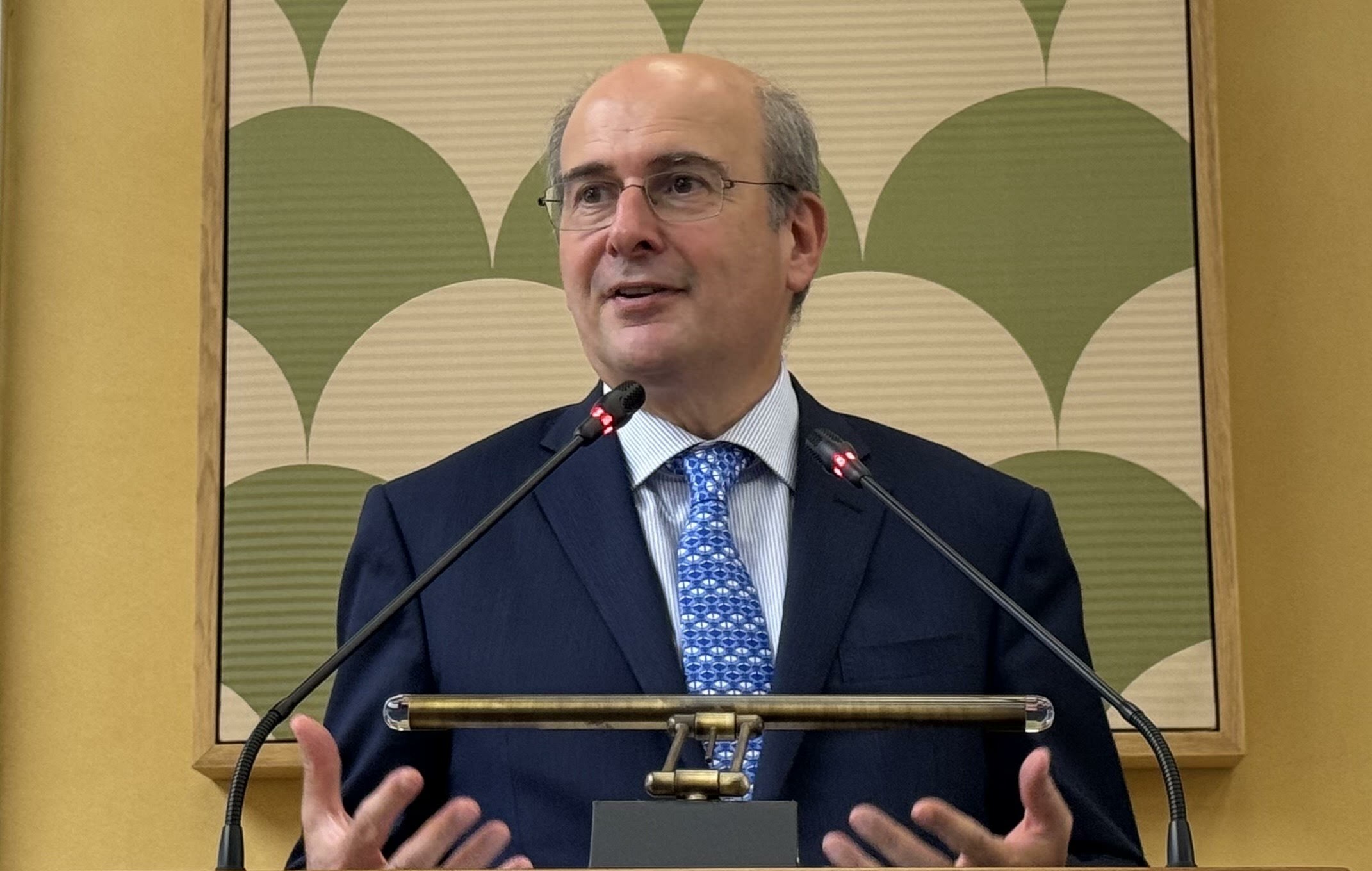 Χατζηδάκης για ΟΠΕΚΕΠΕ: Σε πραγματικούς αγρότες τα κονδύλια που θα περισσέψουν από τους «κατά φαντασίαν» | Ειδήσεις για την Οικονομία Χατζηδάκης για ΟΠΕΚΕΠΕ: Σε πραγματικούς αγρότες τα κονδύλια που θα περισσέψουν από τους «κατά φαντασίαν» | Ειδήσεις για την Οικονομία