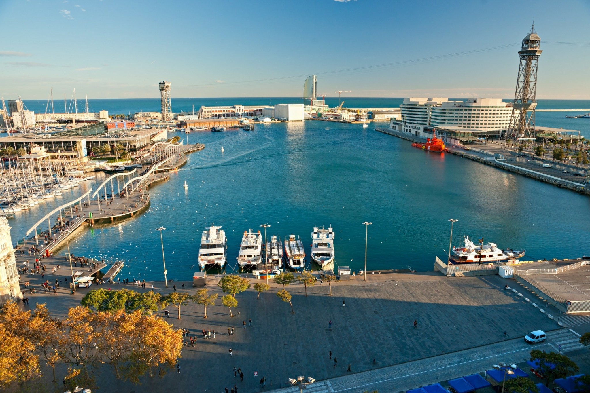 Η Βαρκελώνη περιορίζει τα κρουαζιερόπλοια – Κλείνουν δύο επιβατικοί σταθμοί