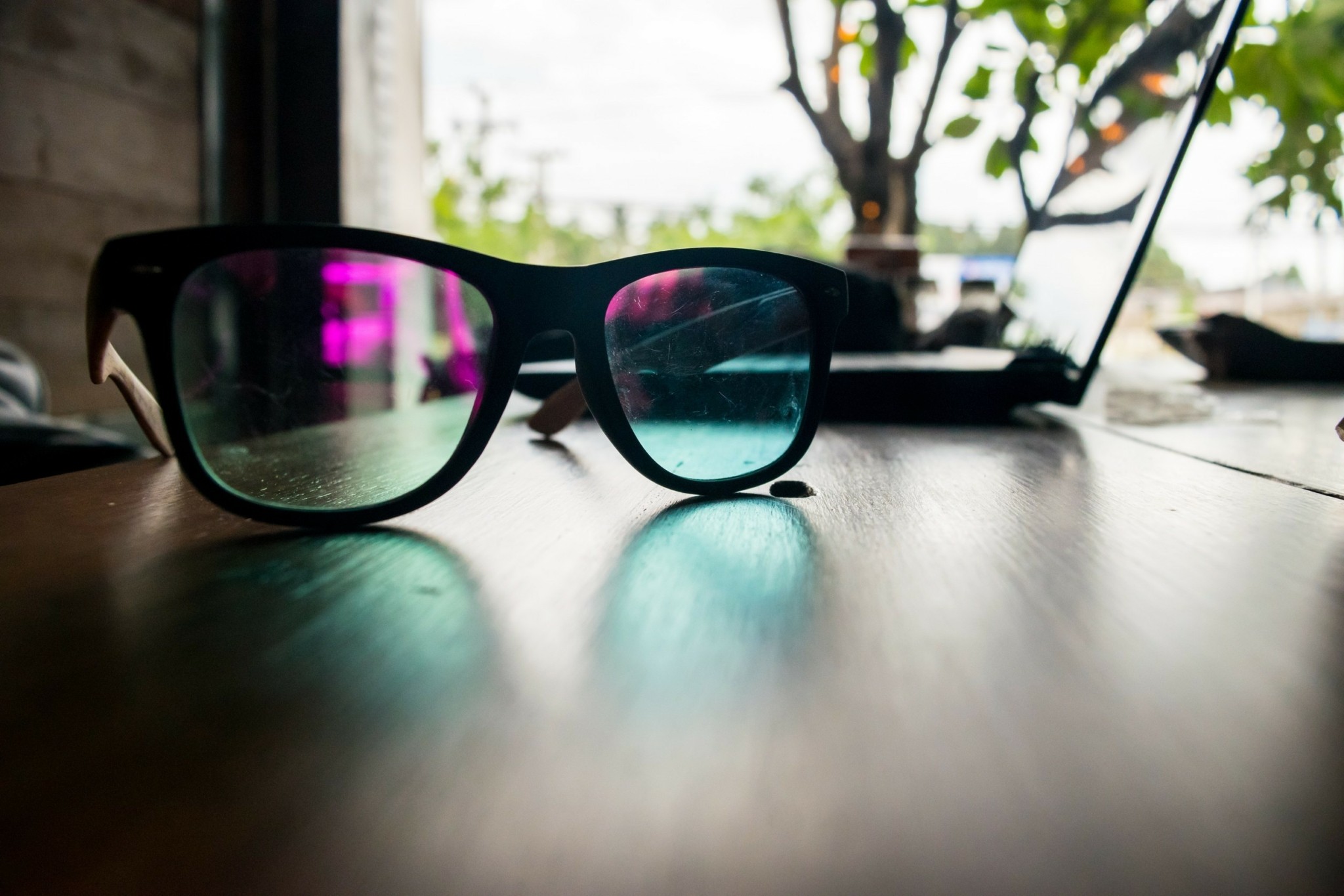 Meta: Επενδύει €3 δισ. στην EssilorLuxottica για τα «έξυπνα» γυαλιά του μέλλοντος