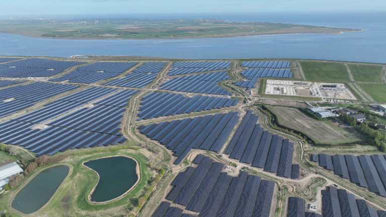 Η Metlen παρέδωσε το μεγαλύτερο φωτοβολταϊκό πάρκο του Ηνωμένου Βασιλείου