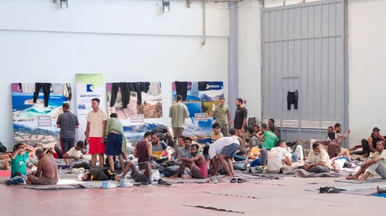 Μηδενική ανοχή για τους παράνομους μετανάστες – Σύσκεψη για την κλειστή δομή στην Κρήτη