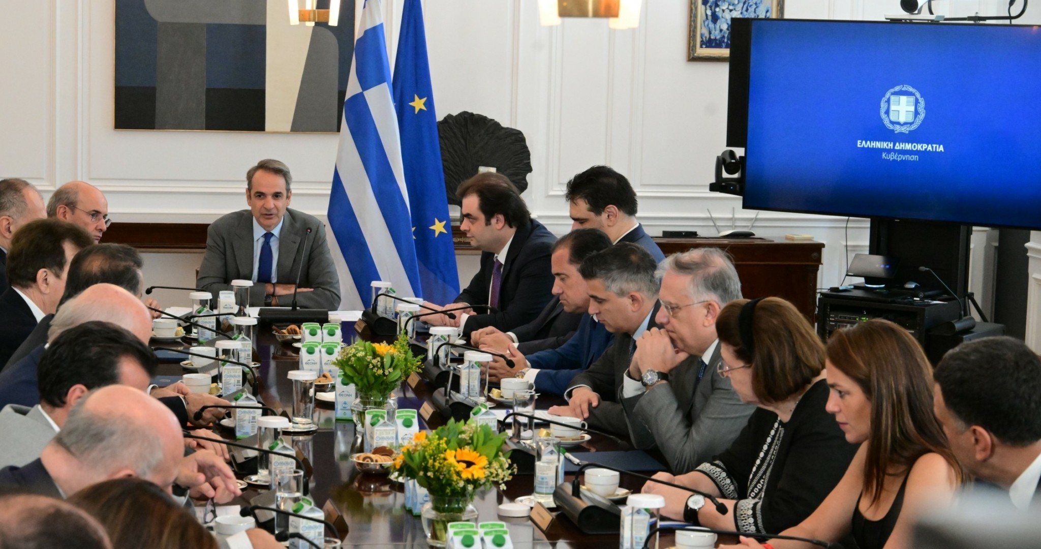 Μητσοτάκης στο Υπουργικό: 25 μεταρρυθμίσεις έως τέλος του 2025 – Να μην χαθεί ούτε ένα ευρώ από τους πόρους του Ταμείου Ανάκαμψης