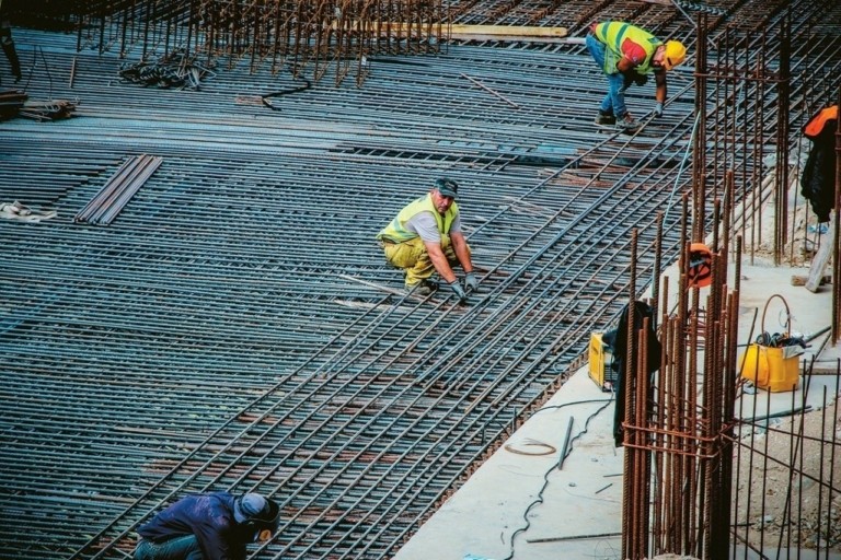 Τι γυρεύει η ΕΚΤΕΡ στη 7η τάξη των σαλονιών των κατασκευών