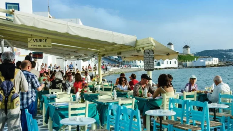 Οι τουρίστες βαθμολογούν την Ελλάδα: Τα σχόλια για Ακρόπολη, πυρκαγιές αλλά και τους… Ισραηλινούς τουρίστες