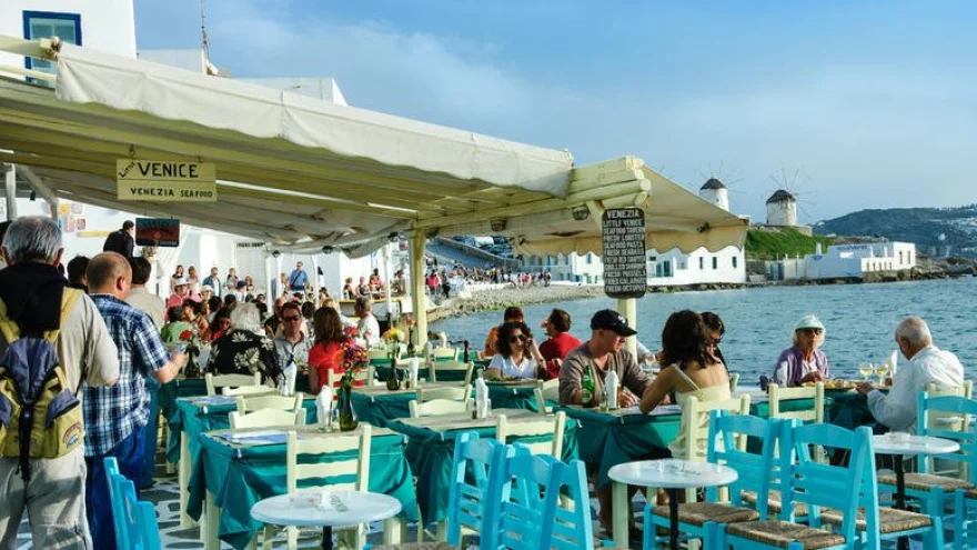 Οι τουρίστες βαθμολογούν την Ελλάδα: Τα σχόλια για Ακρόπολη, πυρκαγιές αλλά και τους… Ισραηλινούς τουρίστες | Ειδήσεις για την Οικονομία