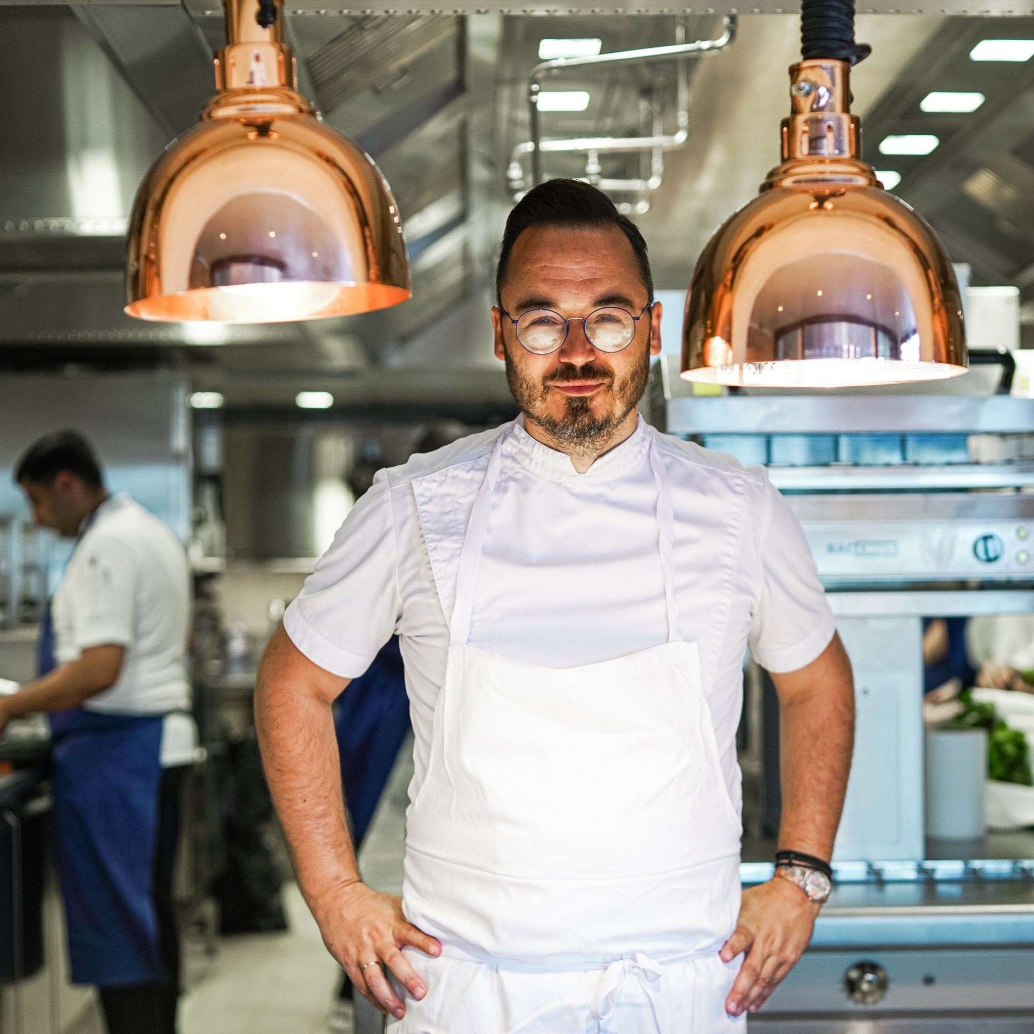 Anna: Το λαμπερό εστιατόριο του σεφ Γιάννη Κιόρογλου στις Κάννες και η ελληνική κουζίνα που κάνει θραύση