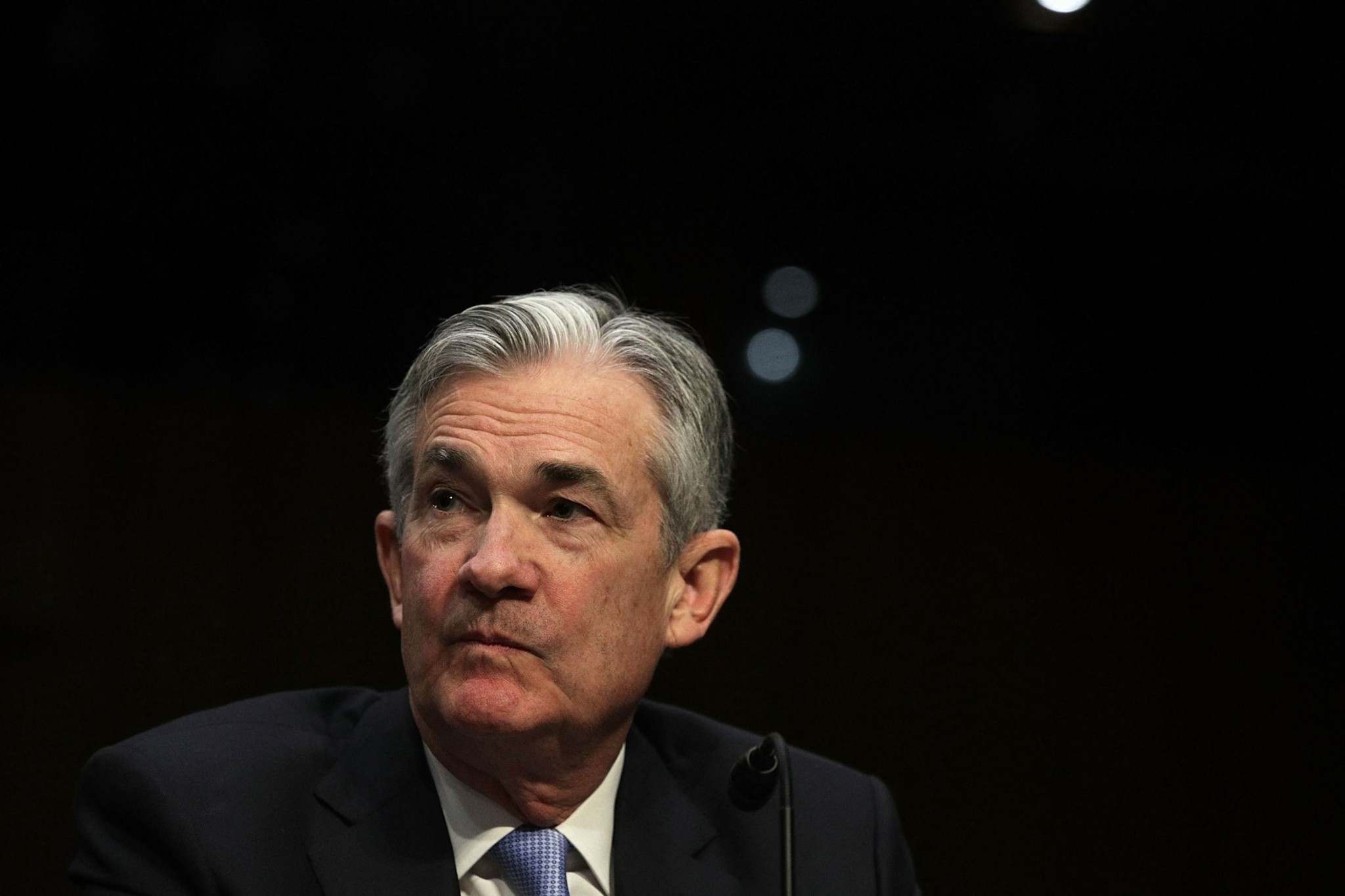 Τζάκσον Χολ: Η ομιλία Πάουελ κρίνει τις αγορές και την ανεξαρτησία της Fed