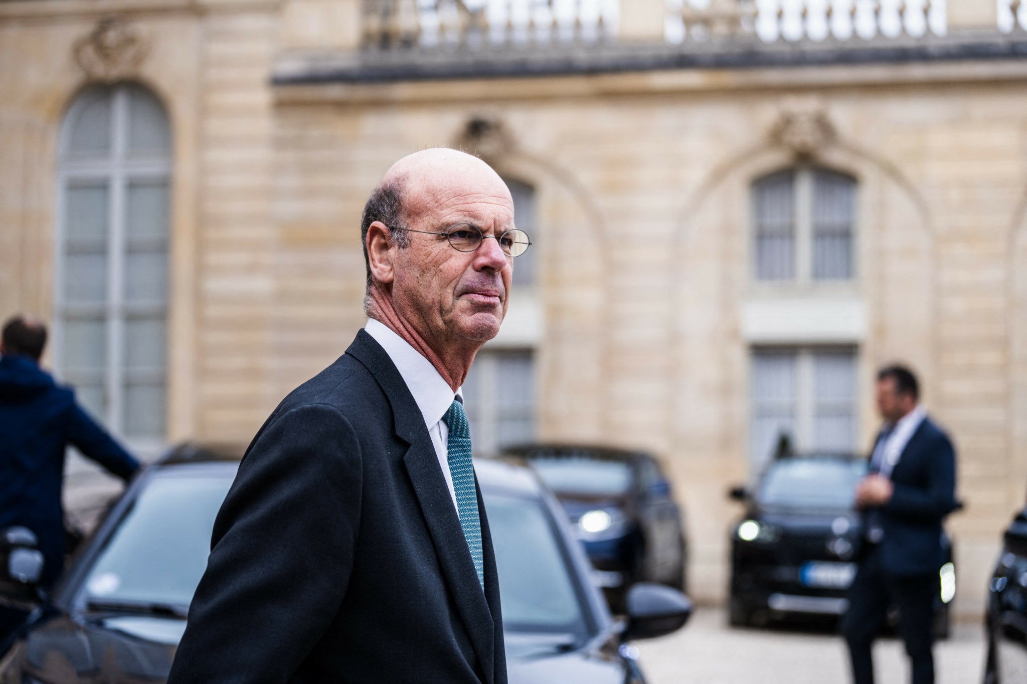 Έρικ Λομπάρντ: Η Γαλλία θα πετύχει τον στόχο ελλείμματος παρά την πολιτική κρίση