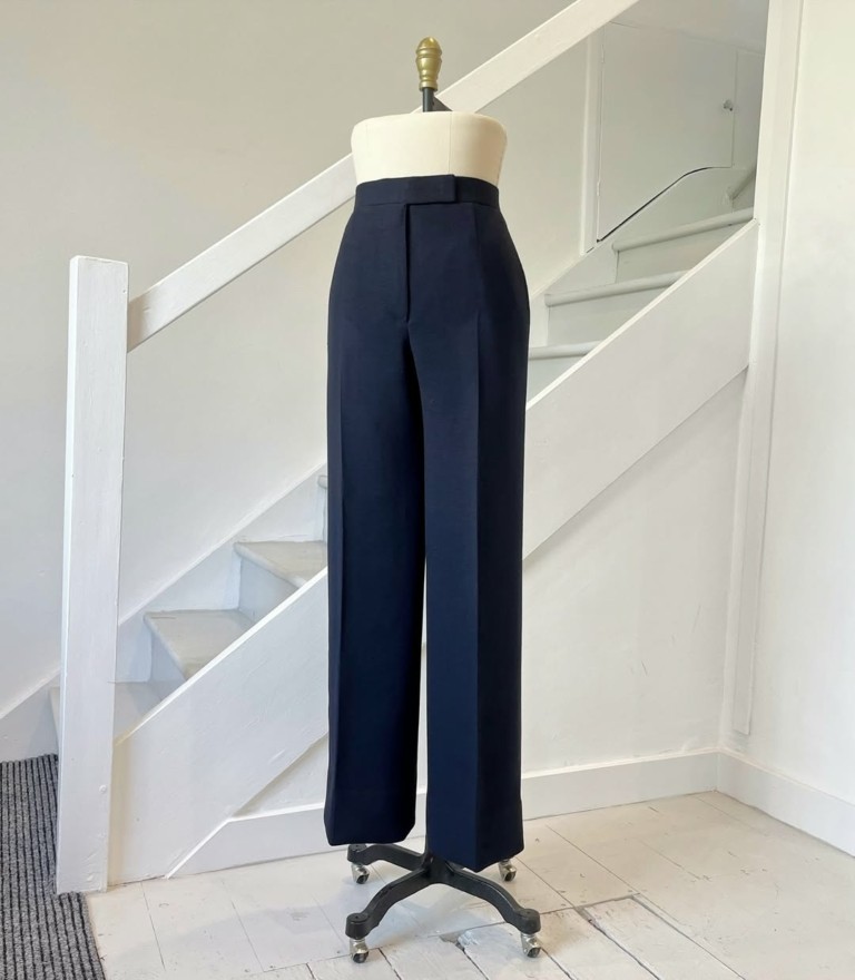 Λονδίνο: 5 ατελιέ για το τέλειο γυναικείο χειροποίητο κοστούμι