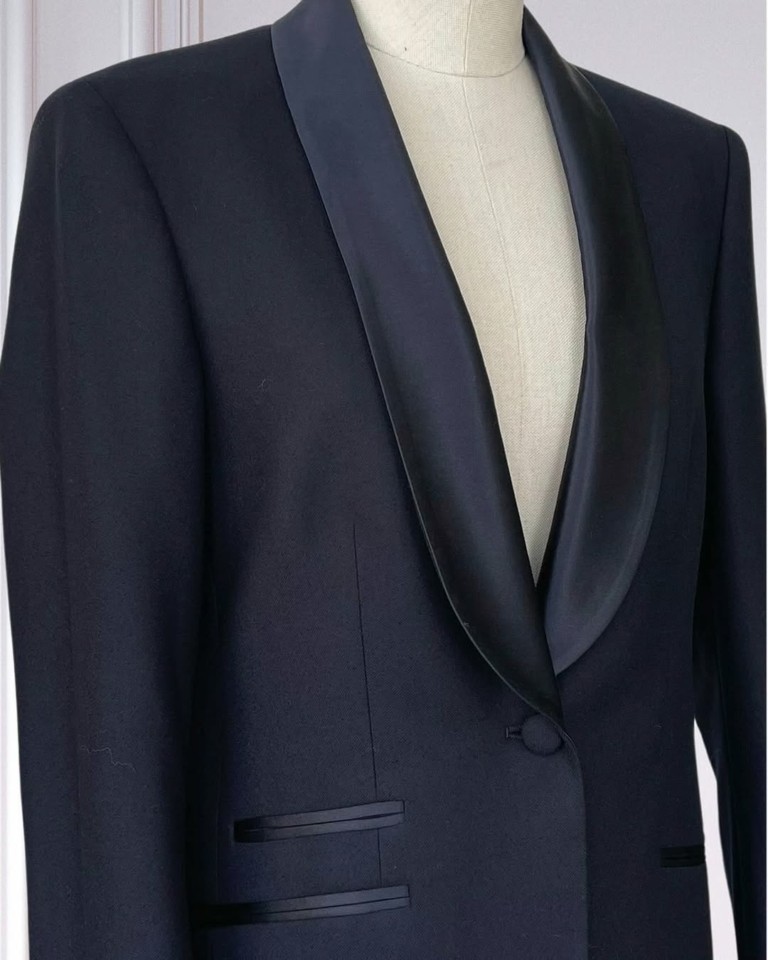 Λονδίνο: 5 ατελιέ για το τέλειο γυναικείο χειροποίητο κοστούμι