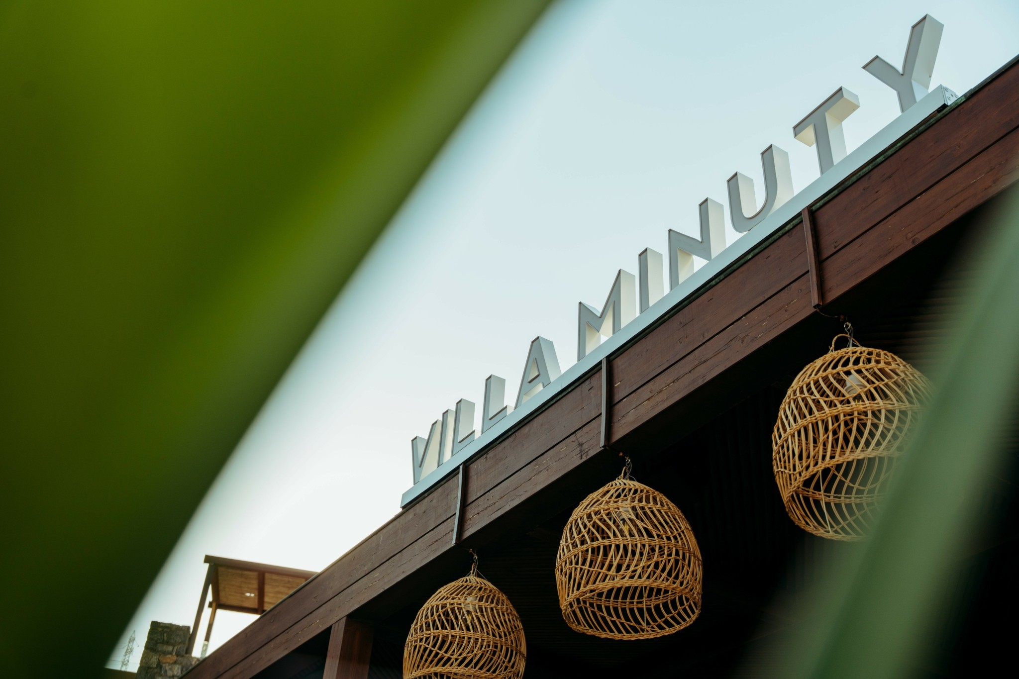 Το πιο όμορφο μπαρ του καλοκαιριού: Villa Minuty στο Daios Cove