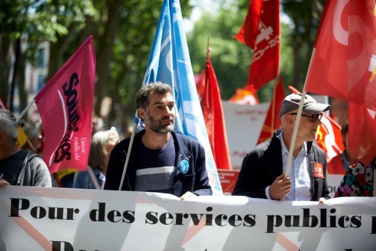 Γαλλία: Σφίγγει ο κλοιός γύρω από την κυβέρνηση Μπαϊρού – Διαδηλώσεις και γενική απεργία στις 18/9