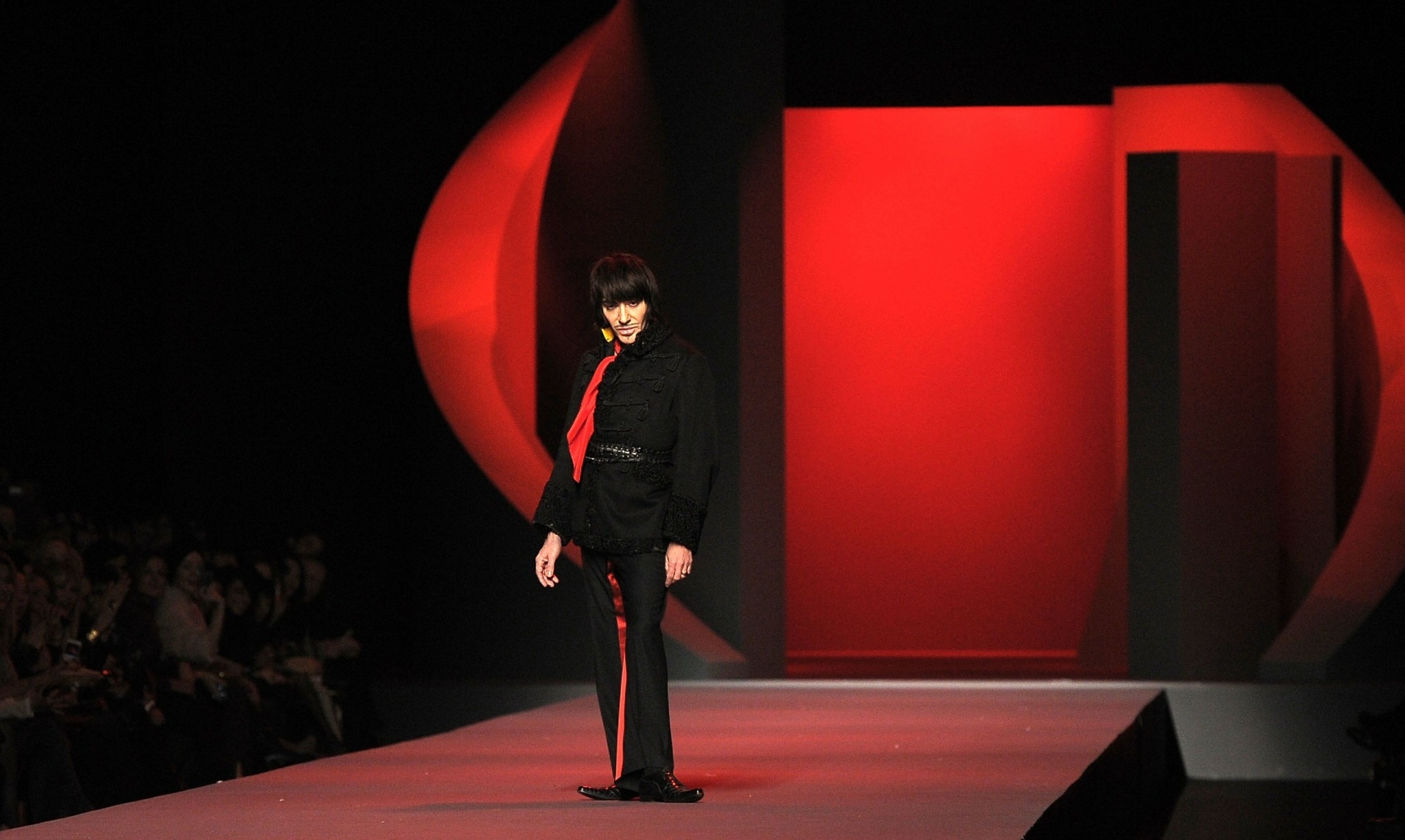 Χαρισματικός και αυτοκαταστροφικός: Αυτή είναι η ιστορία του John Galliano