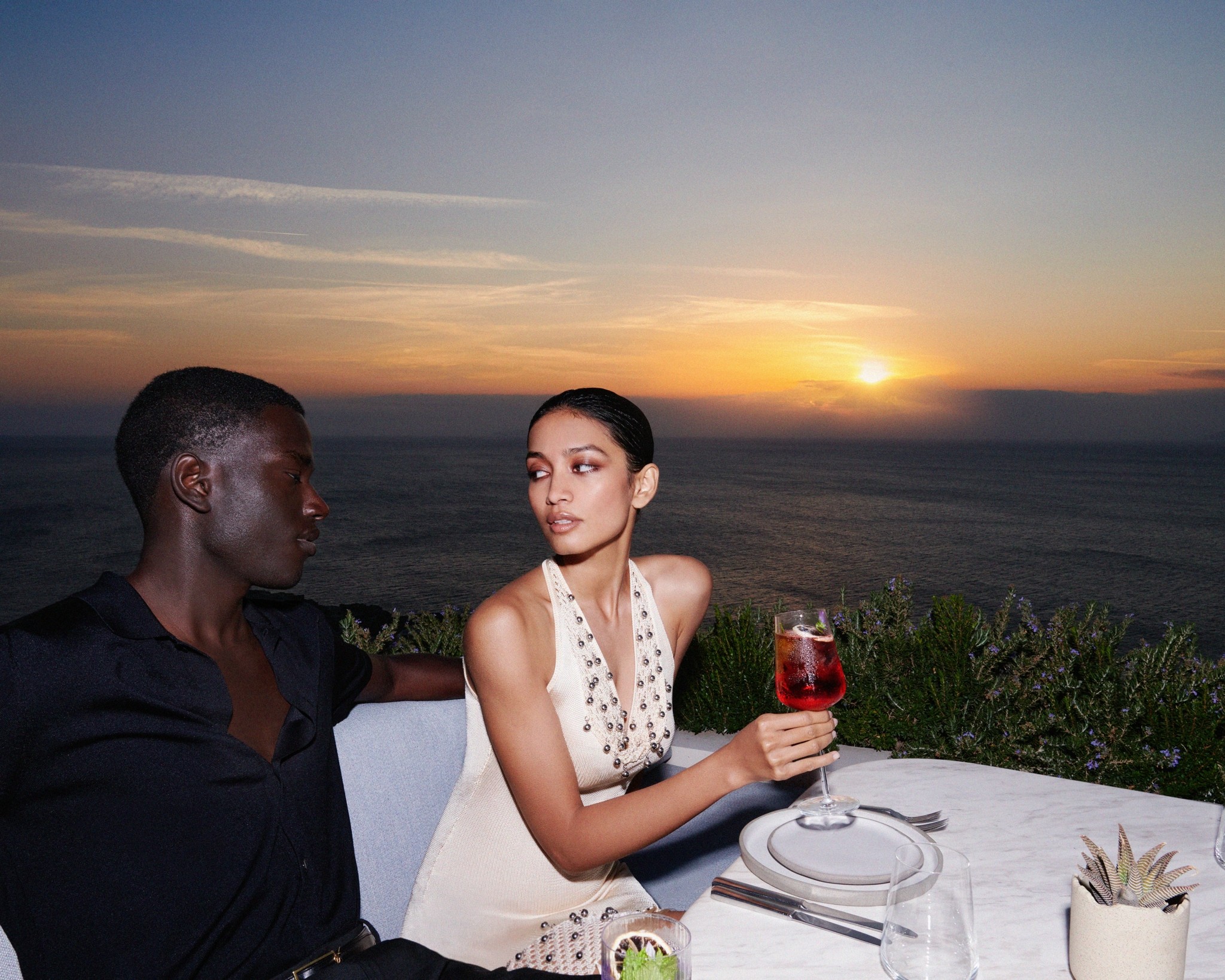 Ένα resort υψηλής αισθητικής και πολυτέλειας, σε μια από τις πιο όμορφες παραλίες της Κέας