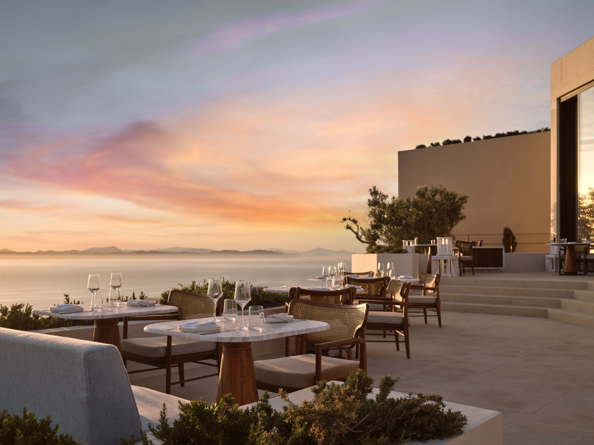 Ένα resort υψηλής αισθητικής και πολυτέλειας, σε μια από τις πιο όμορφες παραλίες της Κέας