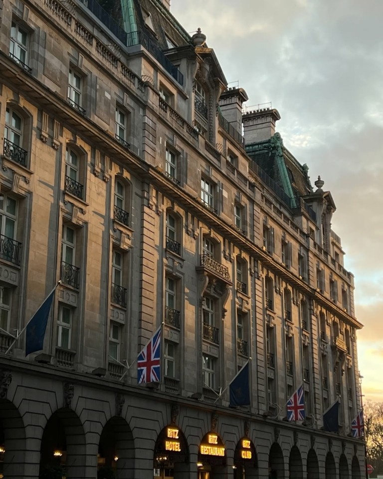 The Ritz London: Η ιστορία, η εμπειρία και η σφραγίδα του Καρόλου